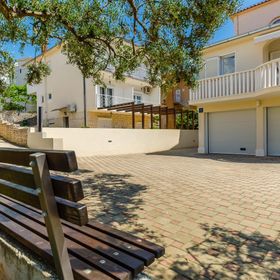 Apartments and Room Maestral Okrug Gornji