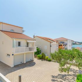 Apartments and Room Maestral Okrug Gornji