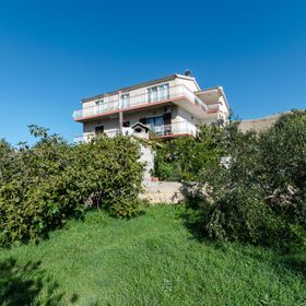 Apartments Zdenka Grebastica