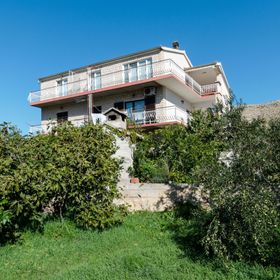 Apartments Zdenka Grebastica