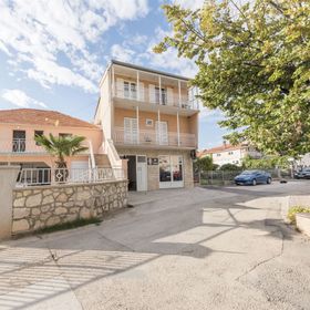 Apartments Marinko Tribunj