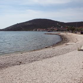 Apartments Mladen Vinisce