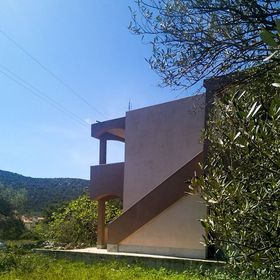 Apartments Mladen Vinisce