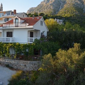 Apartments Ćosić Igrane