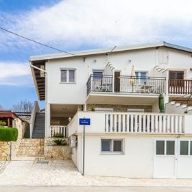 Apartments Bregovec Maslenica