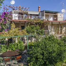 Apartments Nikica Seget Vranjica