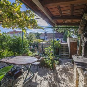 Apartments Nikica Seget Vranjica