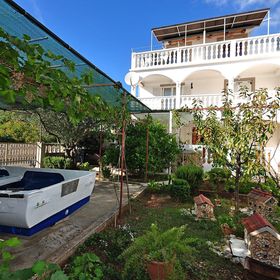 Apartments Franka Rogoznica