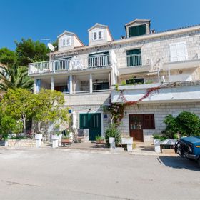 Apartments Djurdjica Povlja