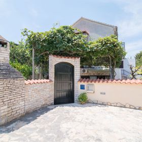 Apartments Nataša Supetar