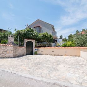 Apartments Nataša Supetar