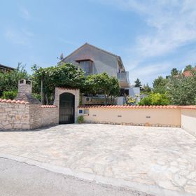 Apartments Nataša Supetar