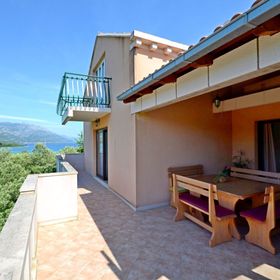 Apartment Leo Račišće