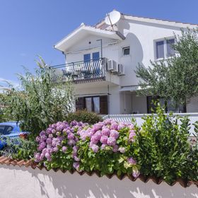 Apartments Meri Vodice