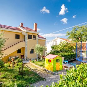 Apartments Ante Njivice