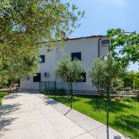 Apartments Dragutin Medulin