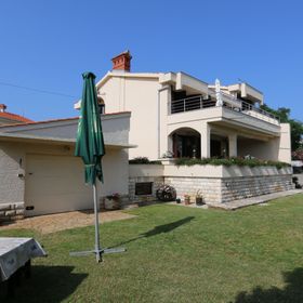 Apartments Drpić I. Silo