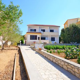 Apartments Marinko Barbat