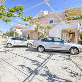 Apartments Zdravko Rogoznica