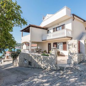 Apartments Snježana Tisno