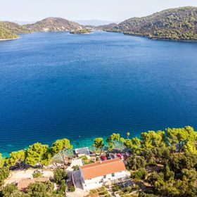 Apartments Luka Ubli