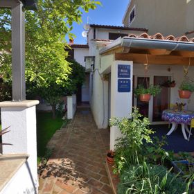 Apartments Maja Stinjan