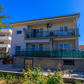 Apartments Anica Banjol