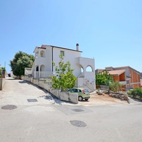 Apartments Branislav Rogoznica