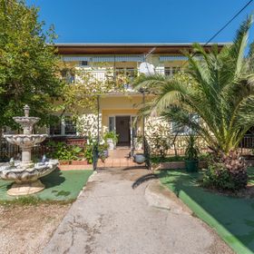 Apartments and Rooms Dragica Starigrad Paklenica