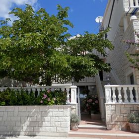 Apartments Hrgovic Rogoznica