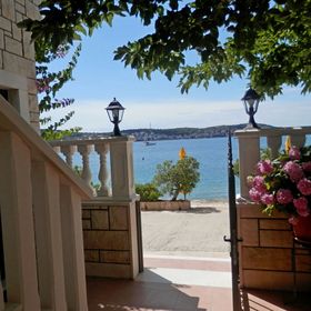 Apartments Hrgovic Rogoznica