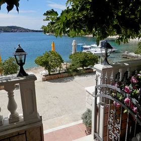 Apartments Hrgovic Rogoznica