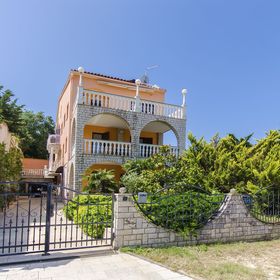 Apartments Drago Banjole