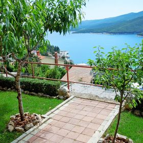 Apartments Elide Rabac