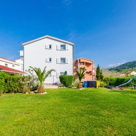 Apartments Damir Barbat