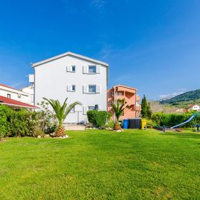 Apartments Damir Barbat