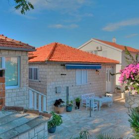 Apartments Ivanka Supetar