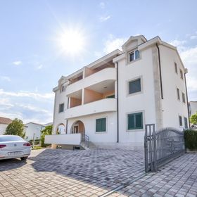 Apartments Anka Rogoznica