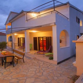 Apartment Bo&Dy Razanj