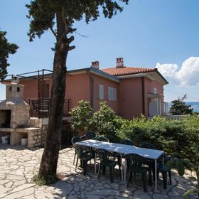 Apartments Josip by the sea Novi Vinodolski