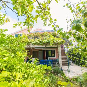 Apartments Nives Rogoznica