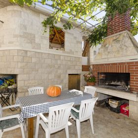 Apartments Silvana Supetar