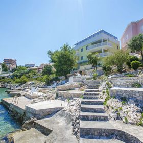 Apartments Maja Razanj