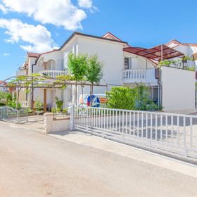 Apartment and Room Štefanija Vodice