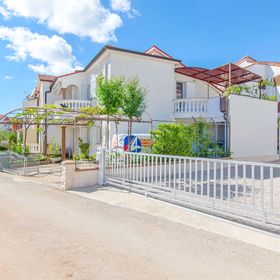 Apartment and Room Štefanija Vodice