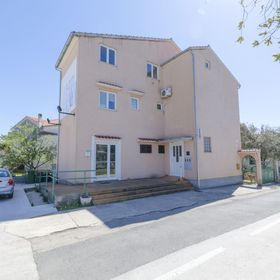 Apartments Dijana Vodice