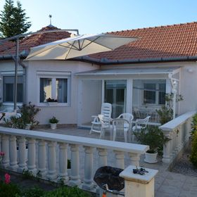 Henrietta-Violetta Apartman Hajdúszoboszló