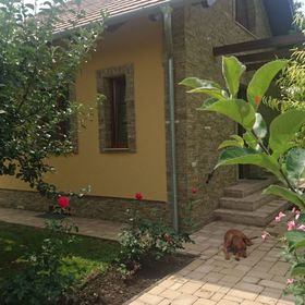 Duzzogó Vendégház Agárd