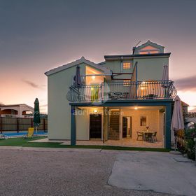 Apartments Pemita Razanj