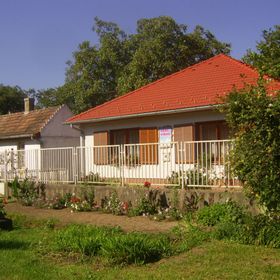 Akácvirág Vendégház Császártöltés